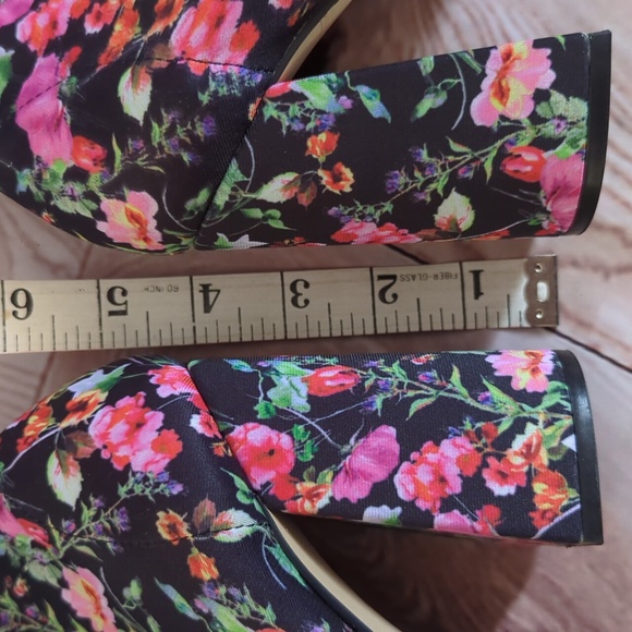 Steve Madden Lombard Pointed Toe Booties 7M - Picture 8 of 10